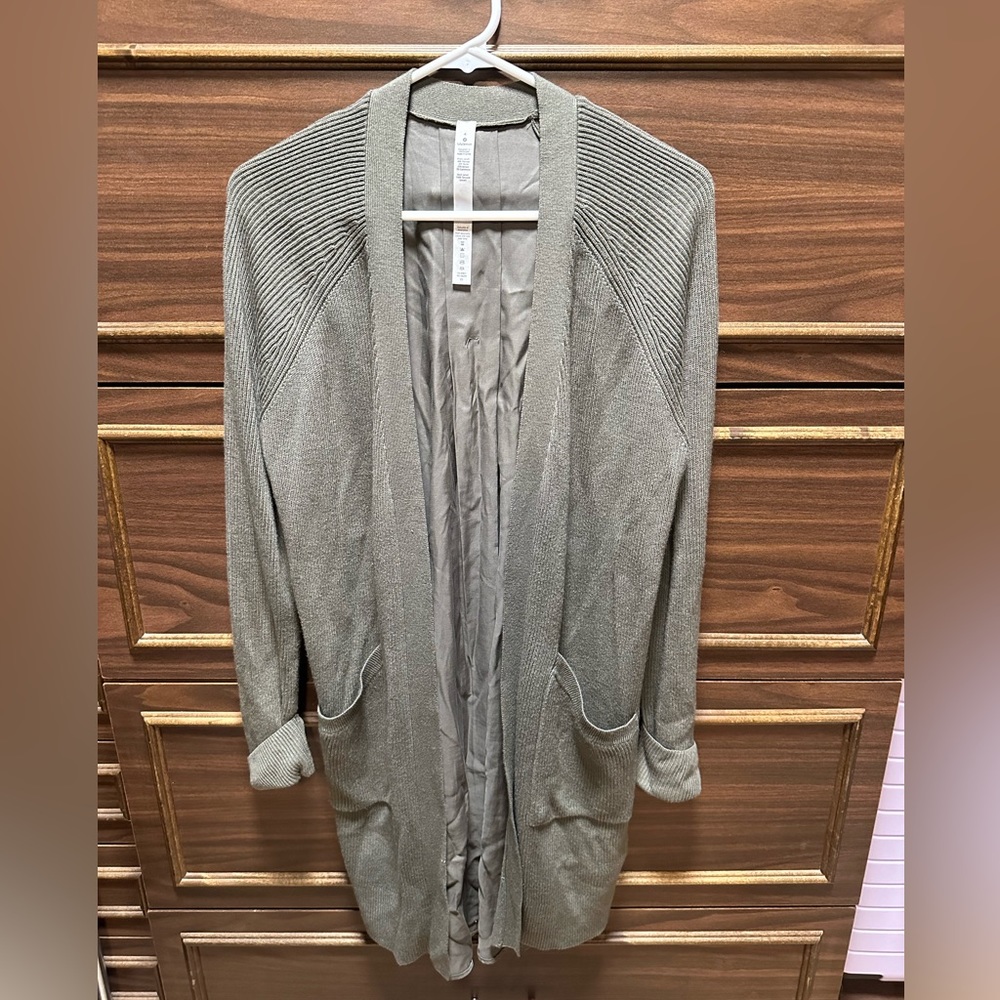 Lululemon Still At Ease Wrap Size 4